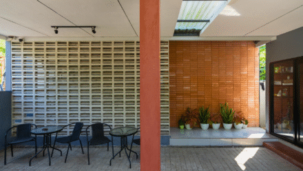 Bagian kamar indonesia standard double dan indonesia standard deluxe rubina syariah hotel purbalingga